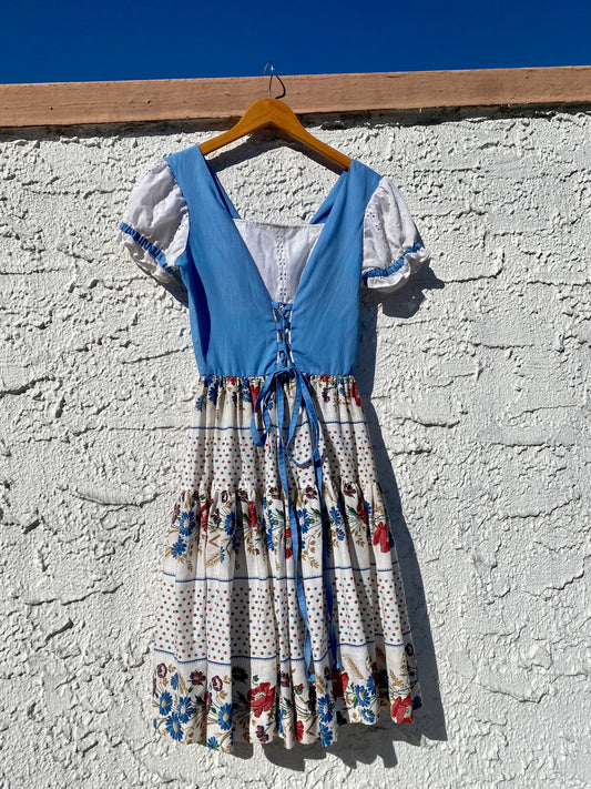 Vintage 1970s Alpine Folk Boho Peasant Lace Up Dress