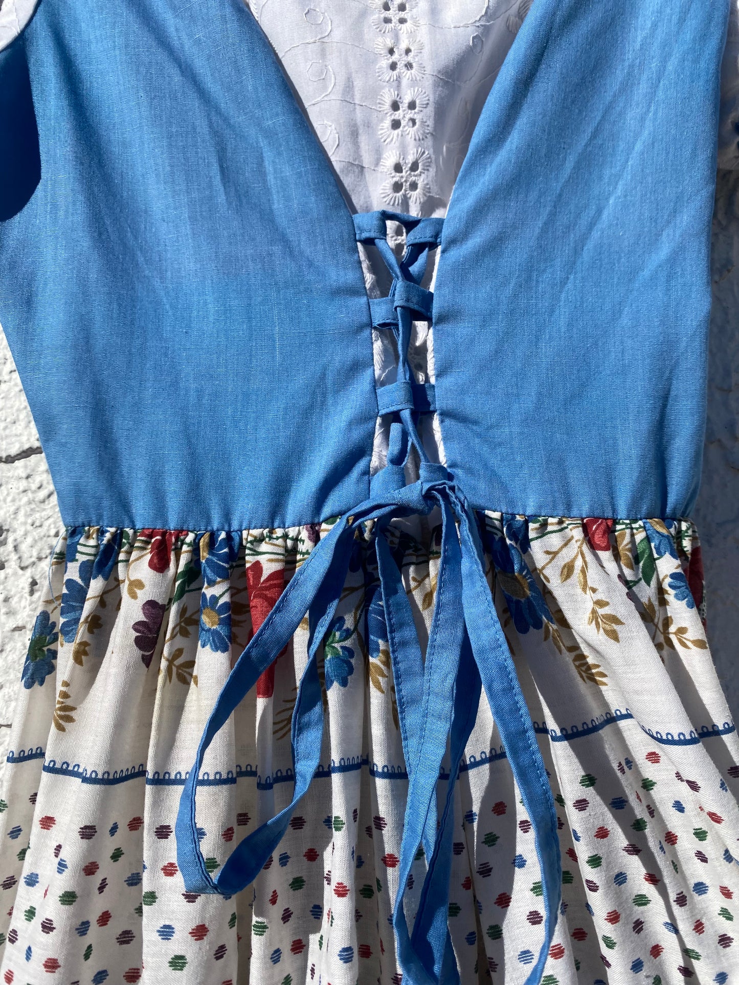 Vintage 1970s Alpine Folk Boho Peasant Lace Up Dress